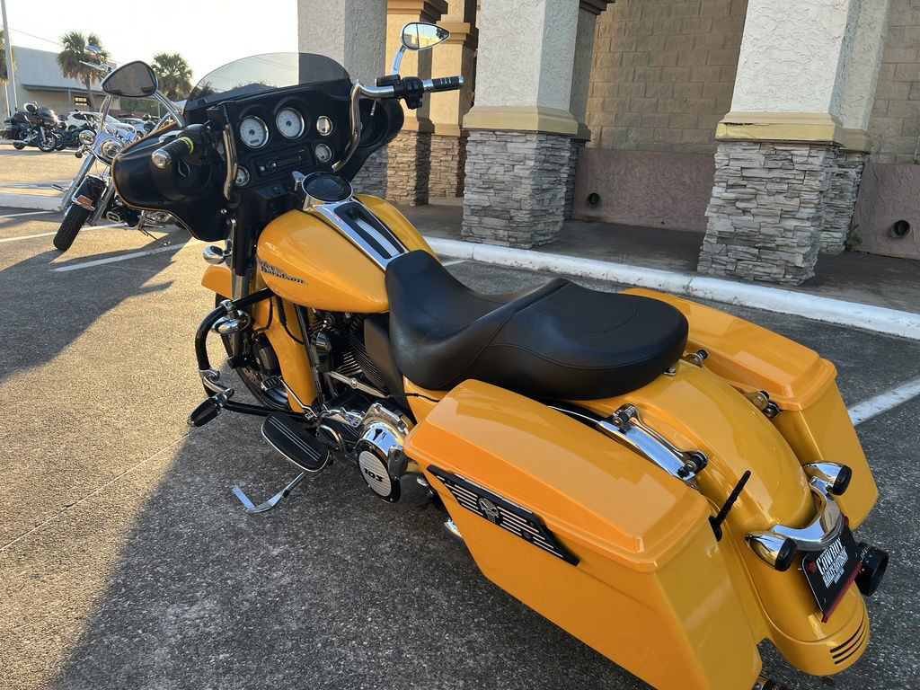 Street Glide®