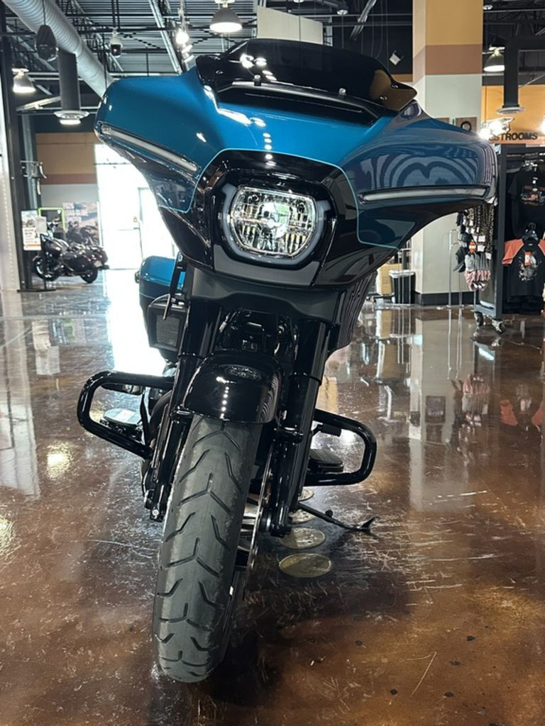 Street Glide®
