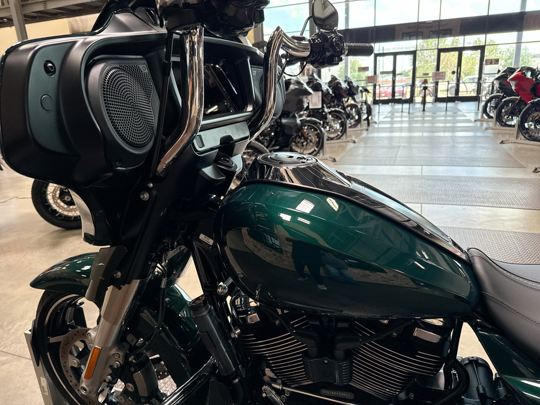 Street Glide®