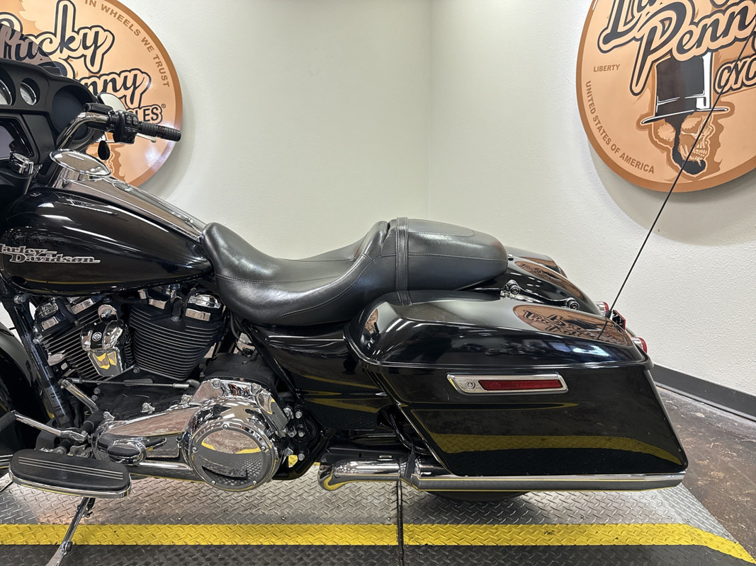 Street Glide®
