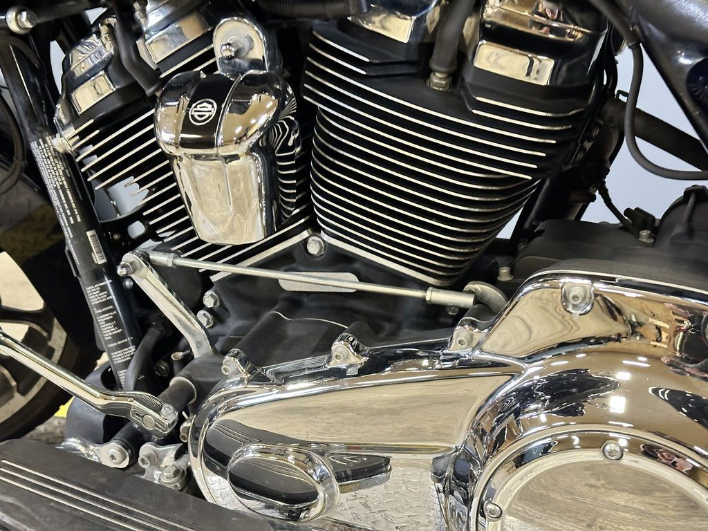 Street Glide®