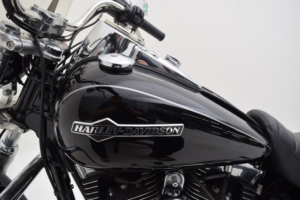 Dyna® Super Glide Custom