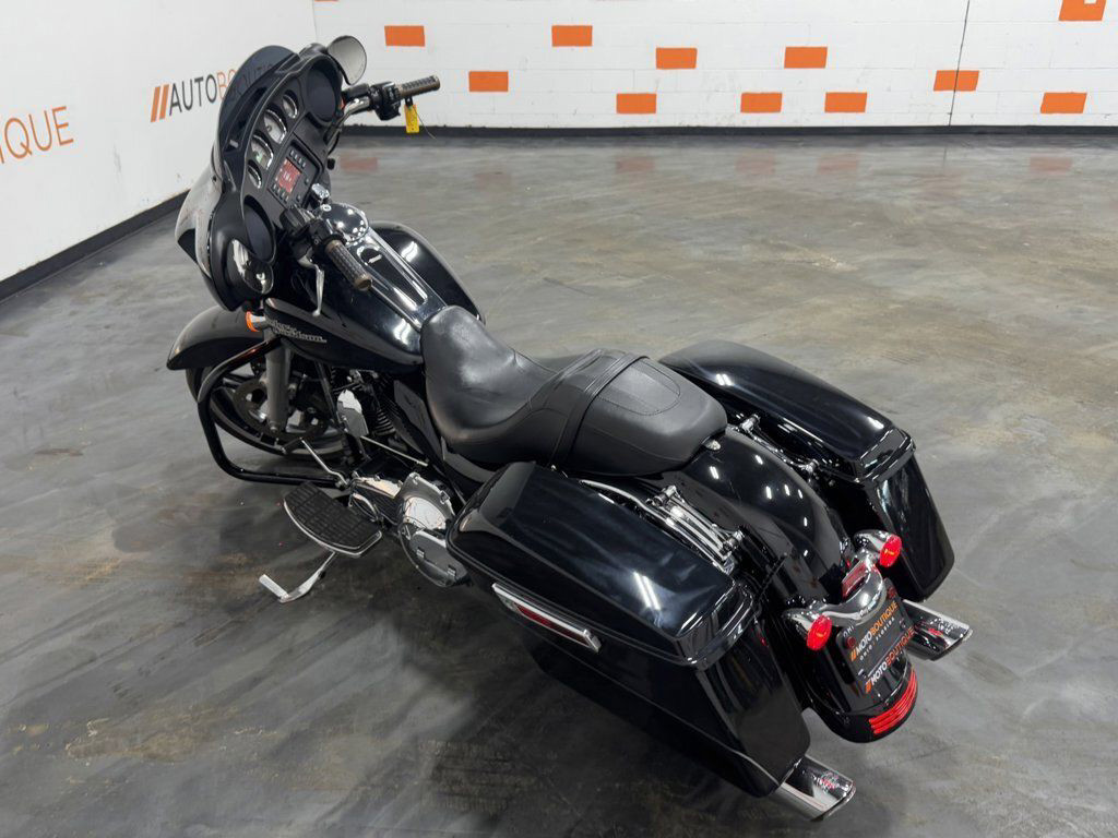 Street Glide®