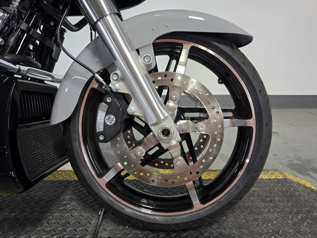 Road Glide®