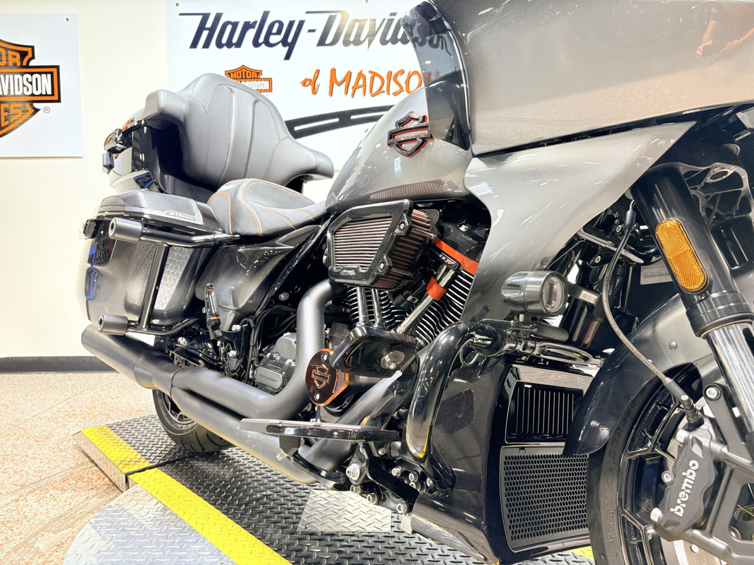 CVO® Road Glide®