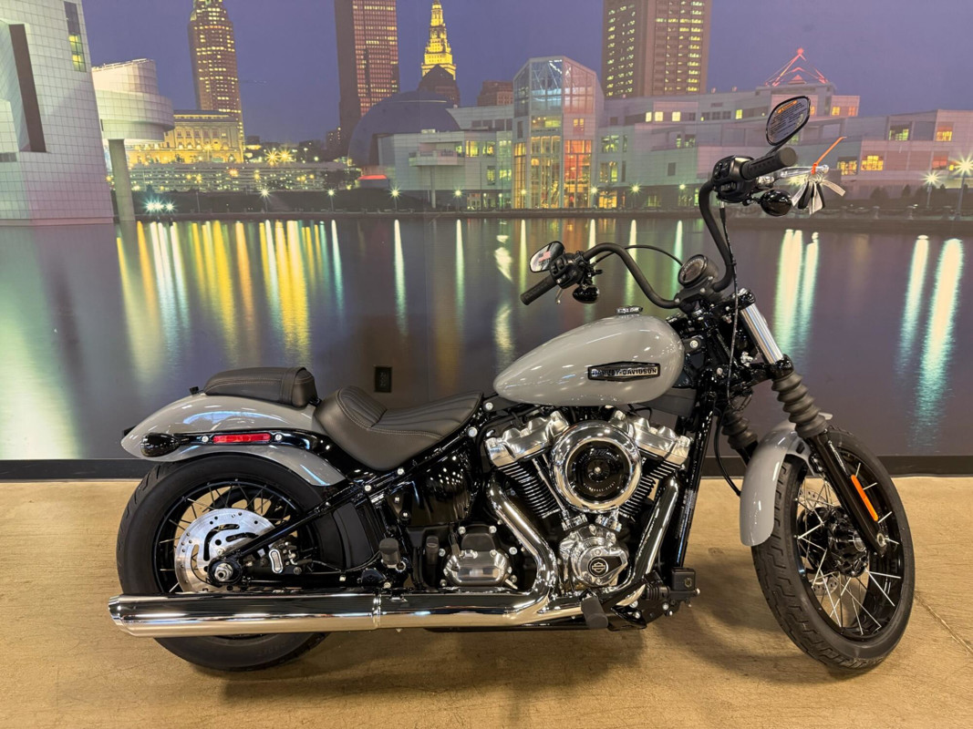 Street Bob®