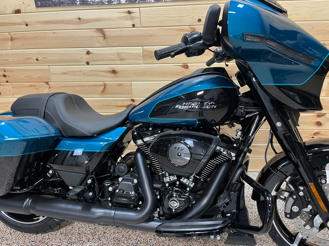 Street Glide®