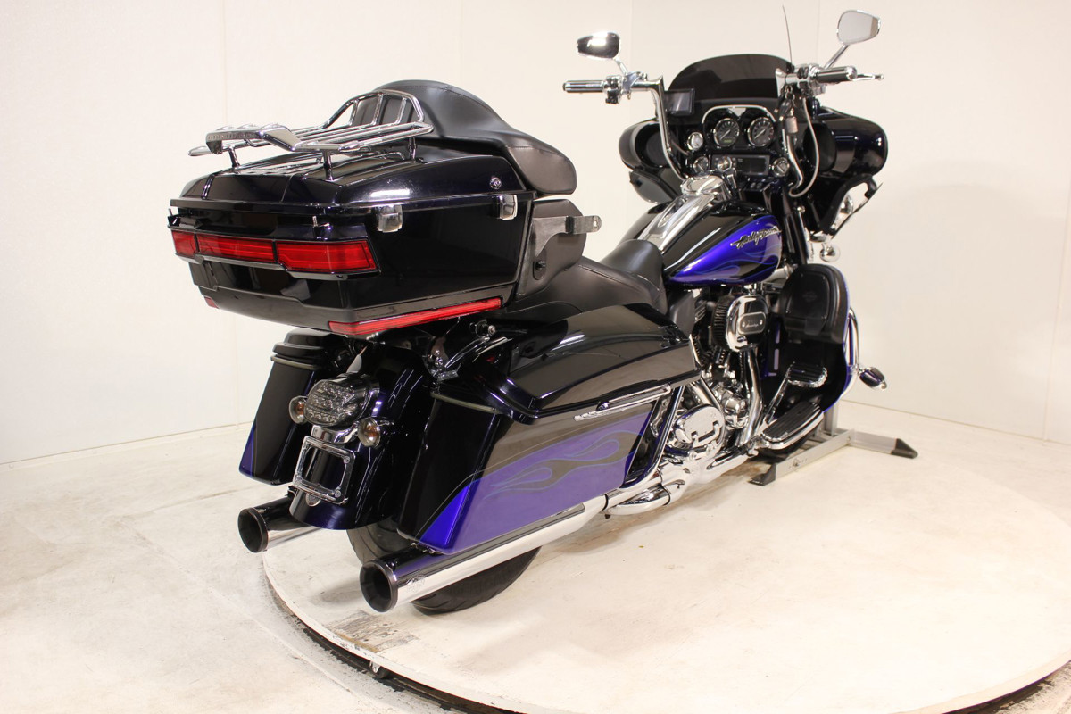 CVO® Ultra Classic Electra Glide®