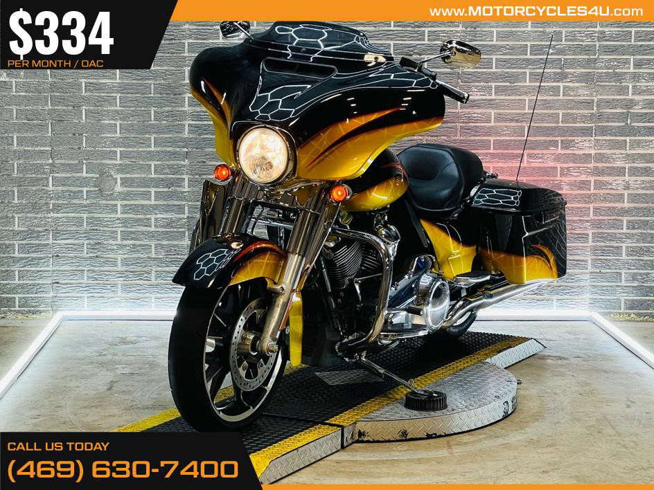 Street Glide®