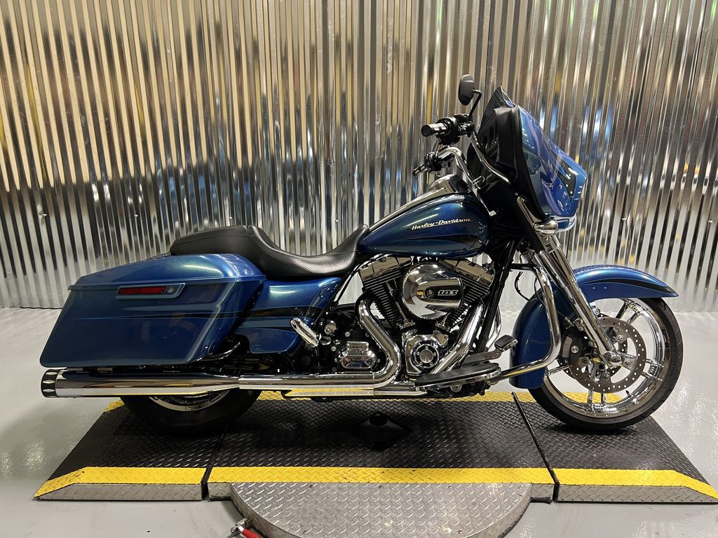 Street Glide®