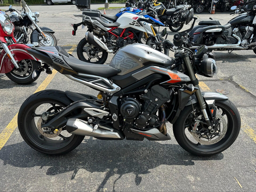 Street Triple RS