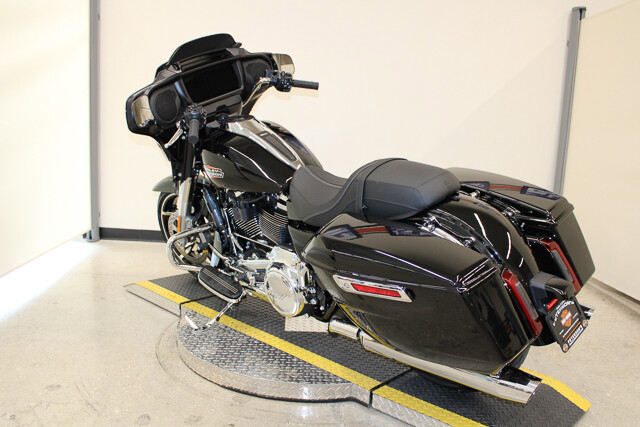 Street Glide®