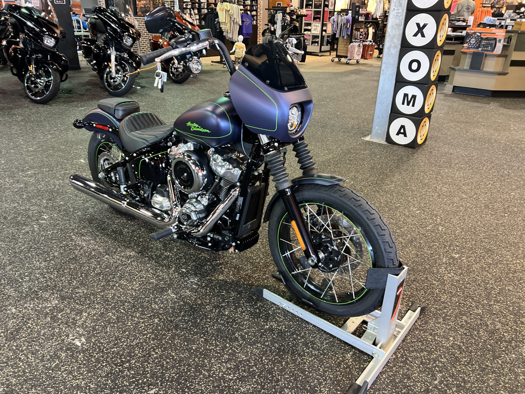 Street Bob®