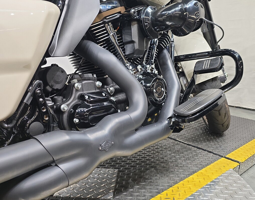 Street Glide® ST