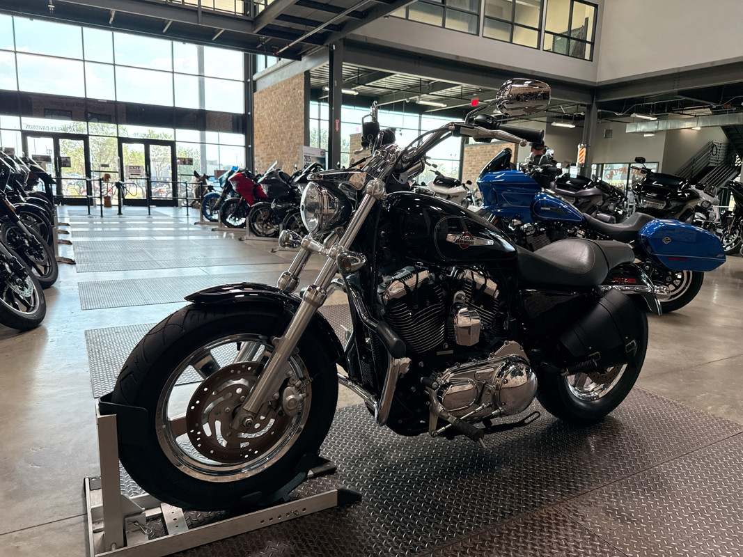 Sportster® 1200 Custom - H-D1 Factory Custom