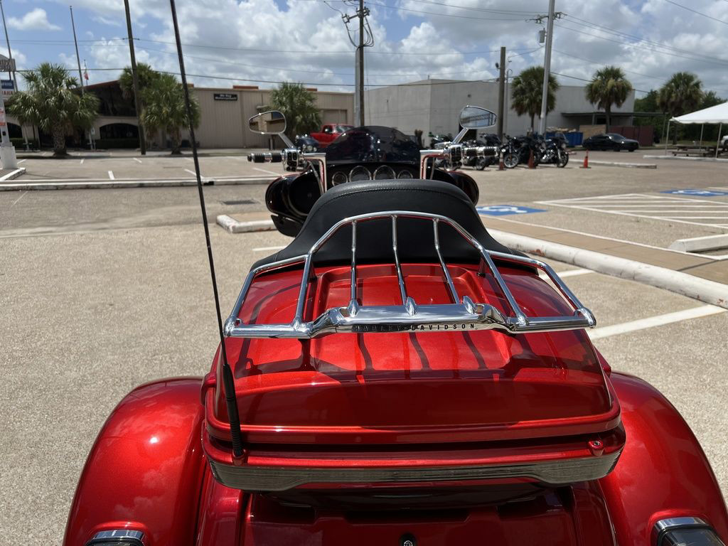 CVO® Tri Glide® Ultra