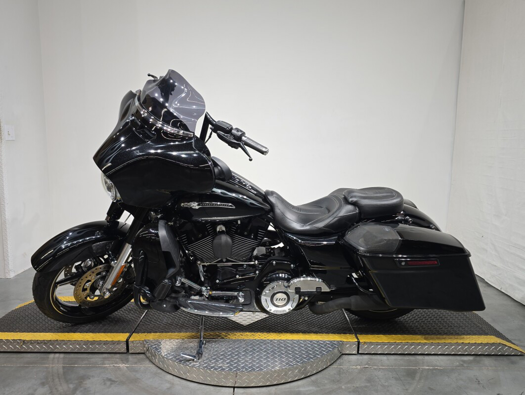 CVO® Street Glide®