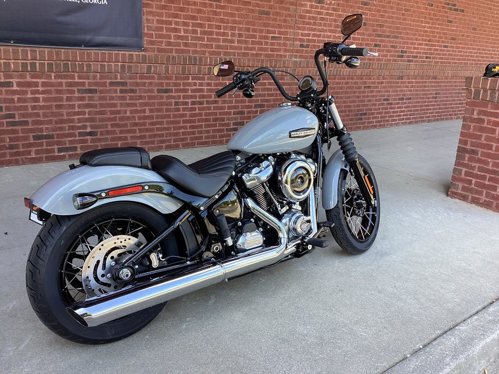 Street Bob®