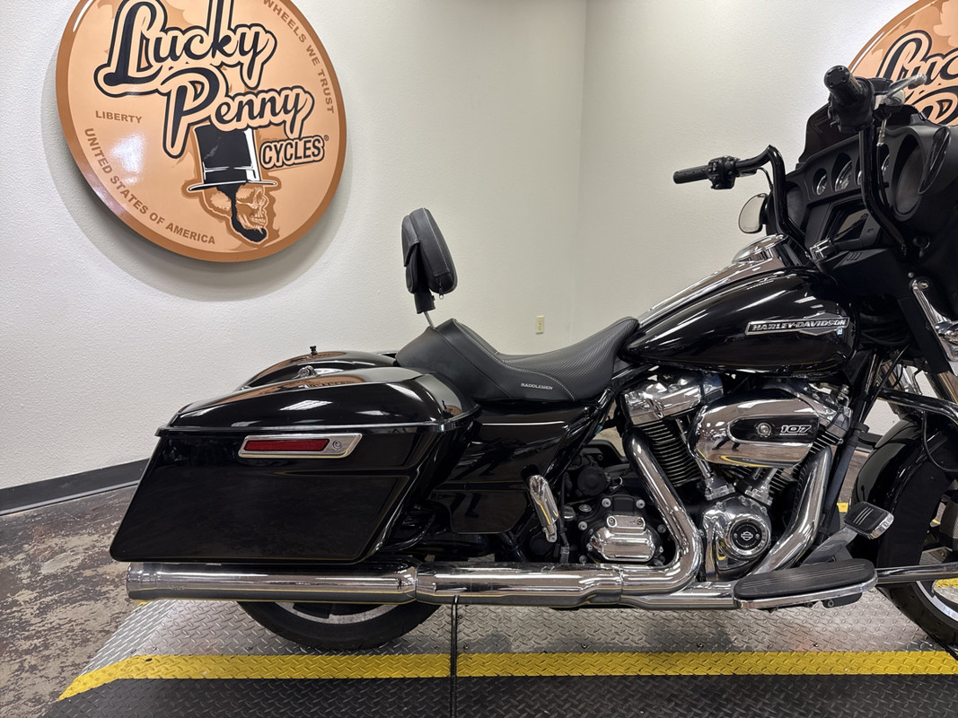 Street Glide®