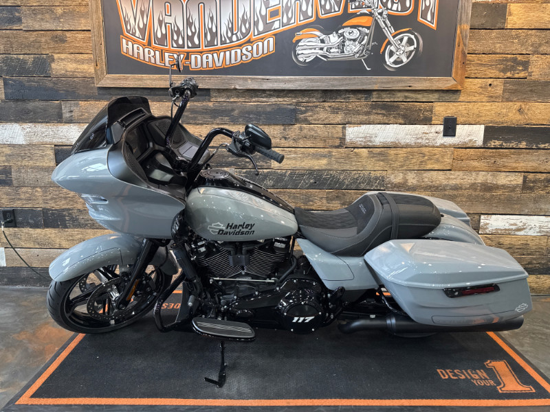 Road Glide®
