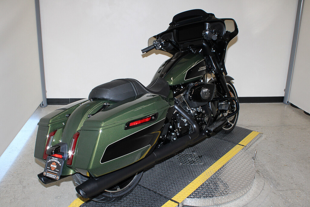 Street Glide®