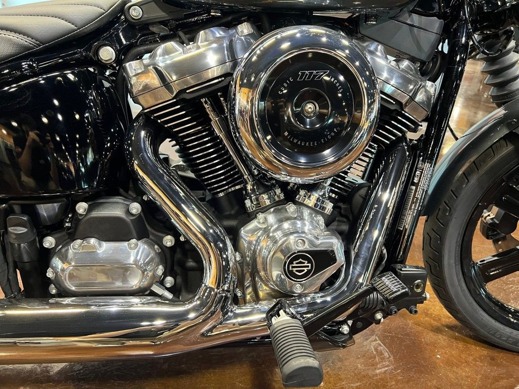 Street Bob®
