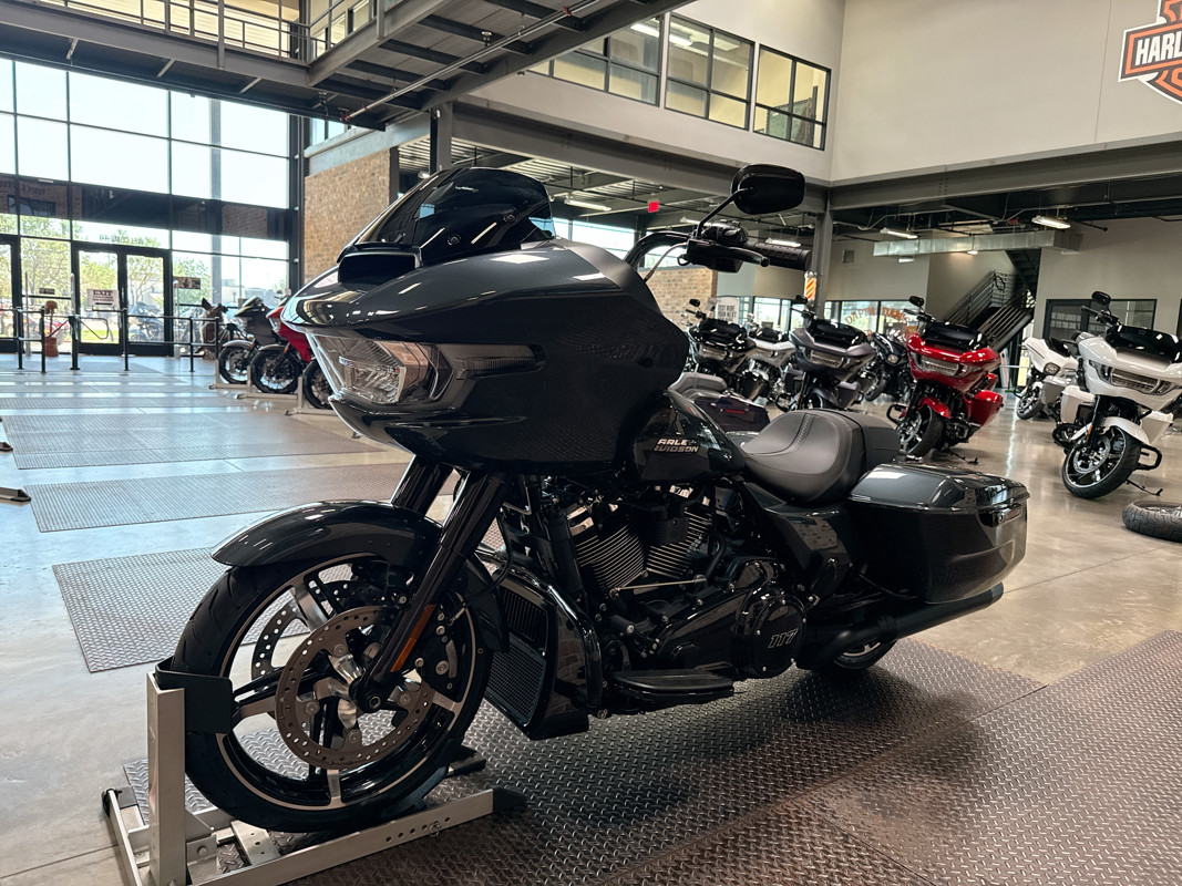 Road Glide®