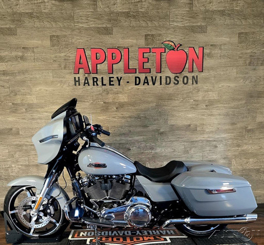 Street Glide®