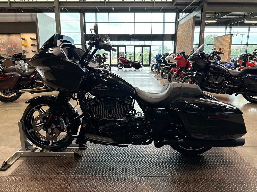 Road Glide®