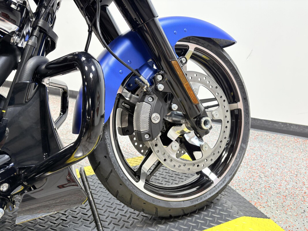 Street Glide®