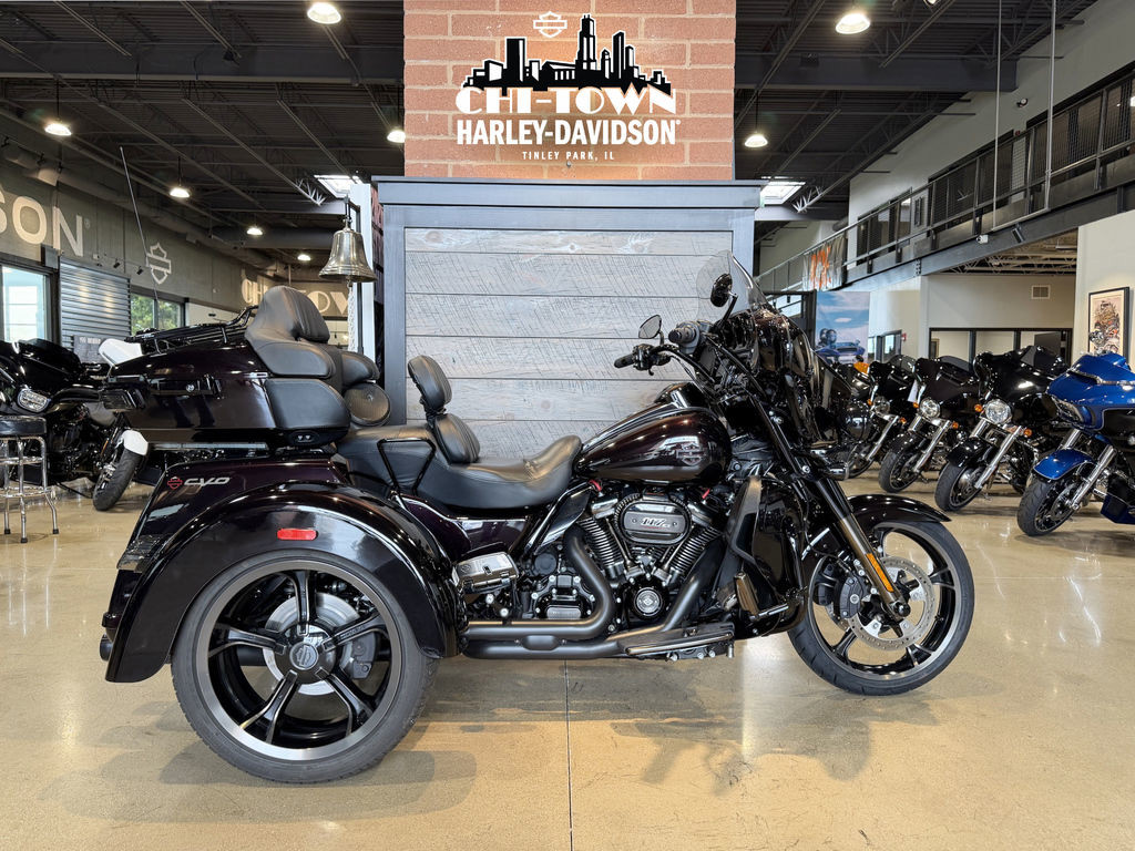 CVO® Tri Glide® Ultra