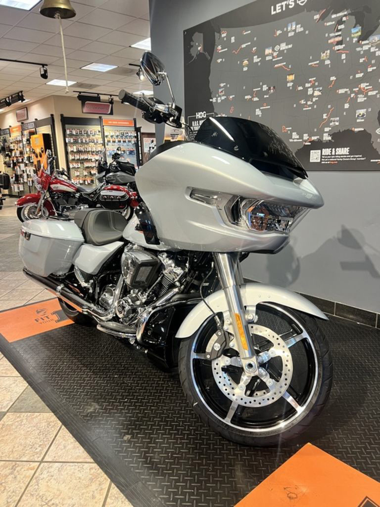 Road Glide®