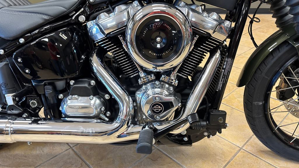 Street Bob®