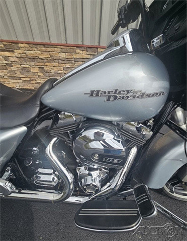 Street Glide®