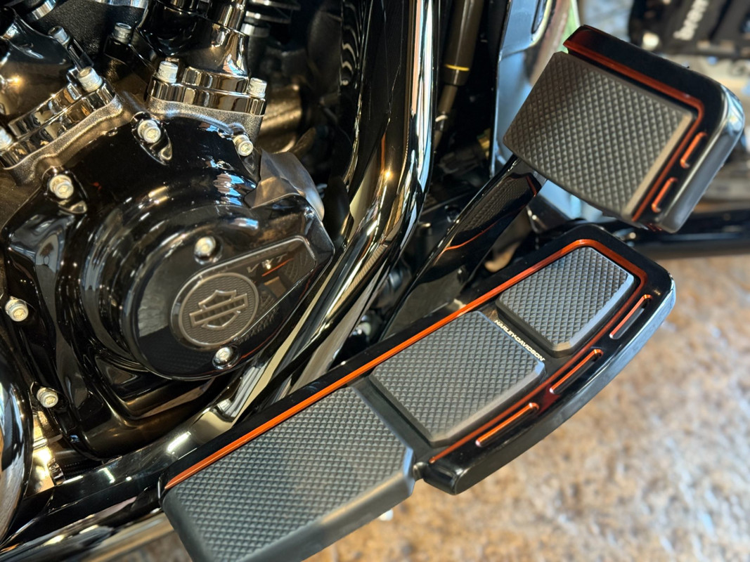 CVO® Road Glide®