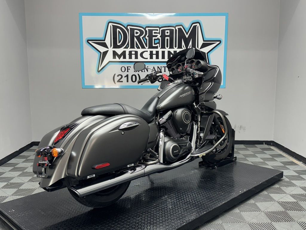 Vulcan 1700 Vaquero ABS