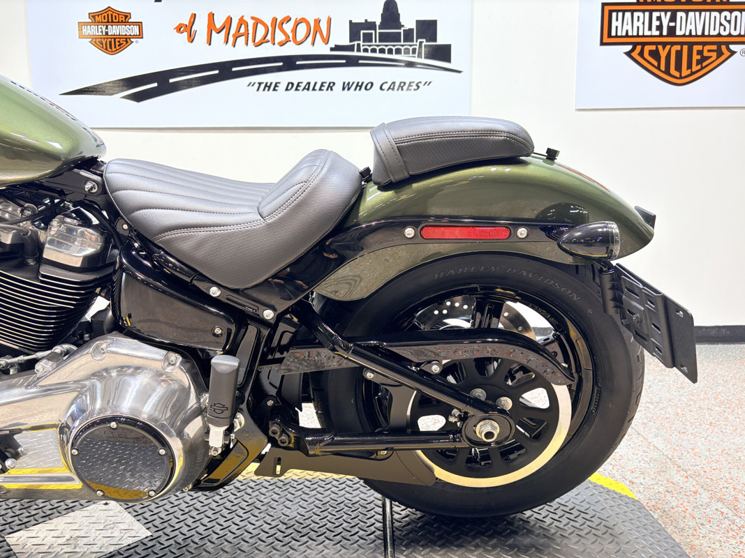 Street Bob®