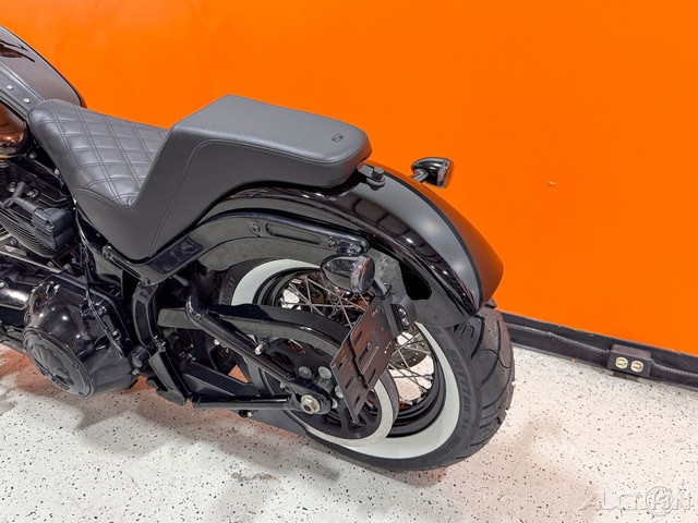 Softail® Slim® S