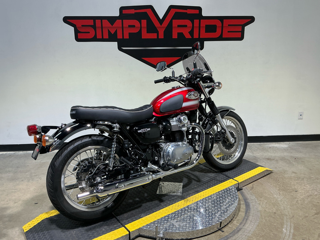 W800