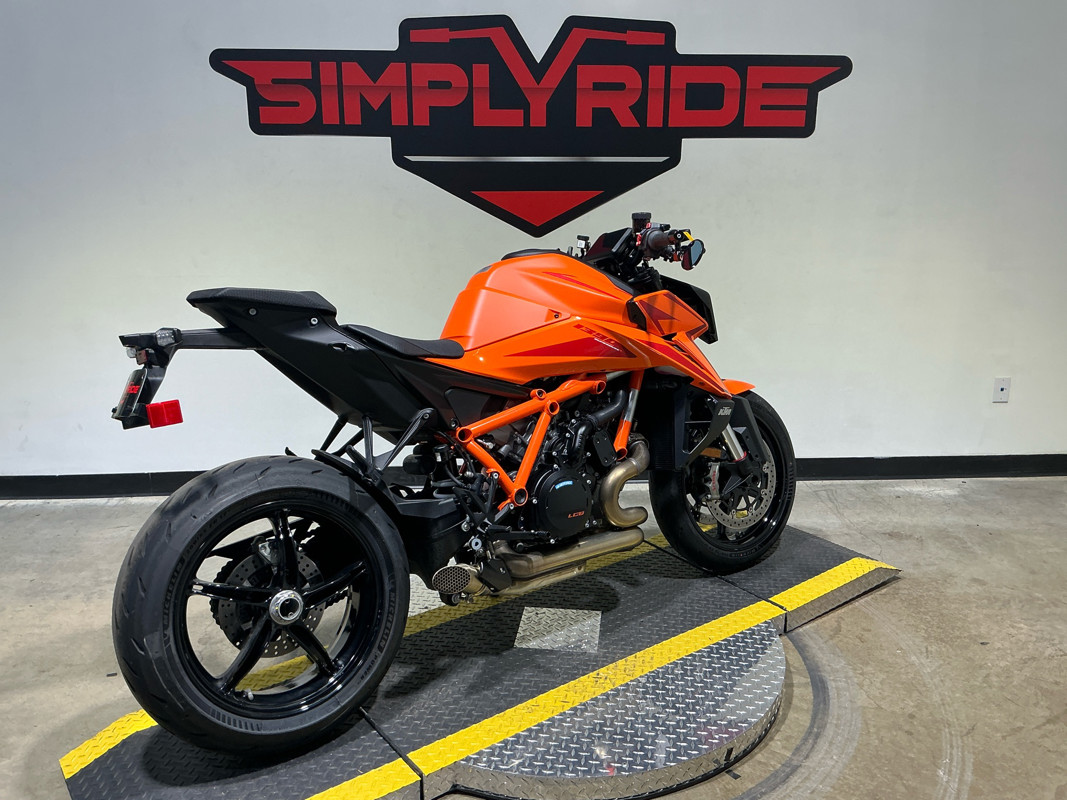 1390 Super Duke R