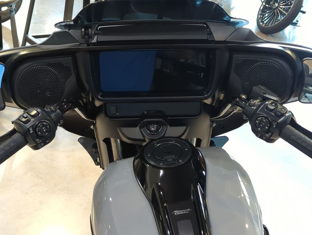 Street Glide®