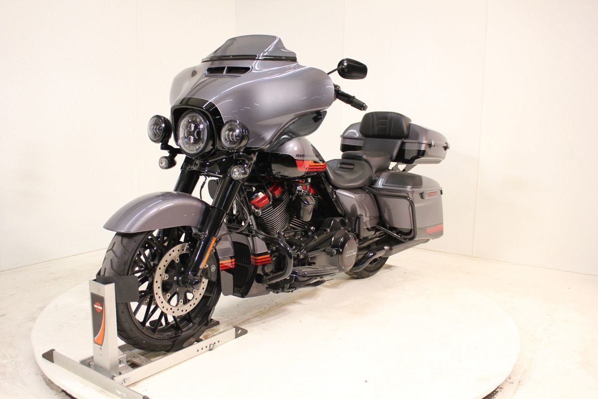 CVO® Street Glide®