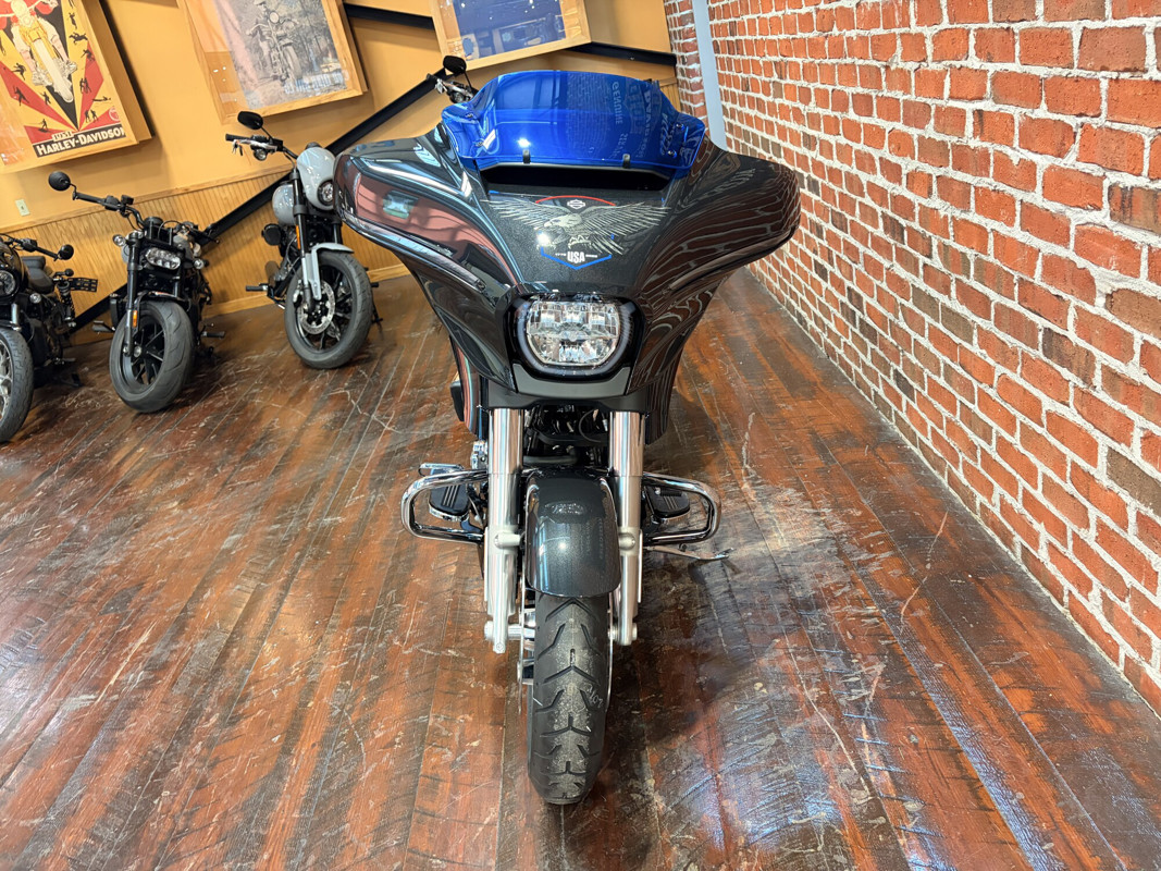 Street Glide®