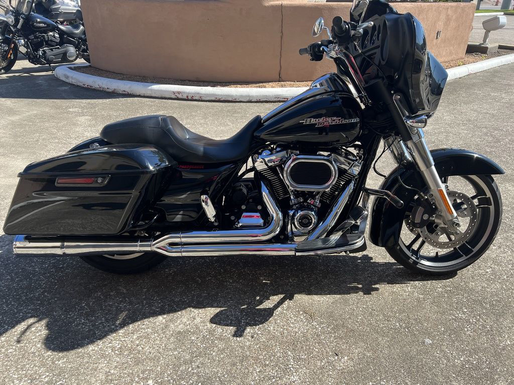 Street Glide®