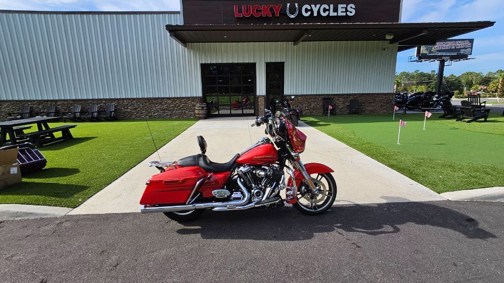 Street Glide®