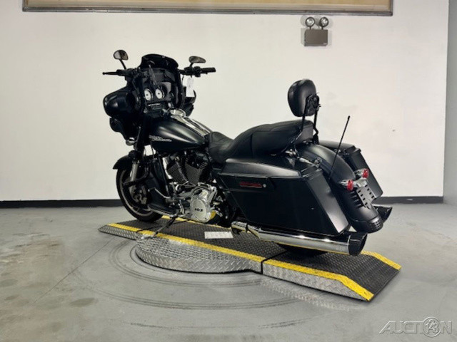 Street Glide®