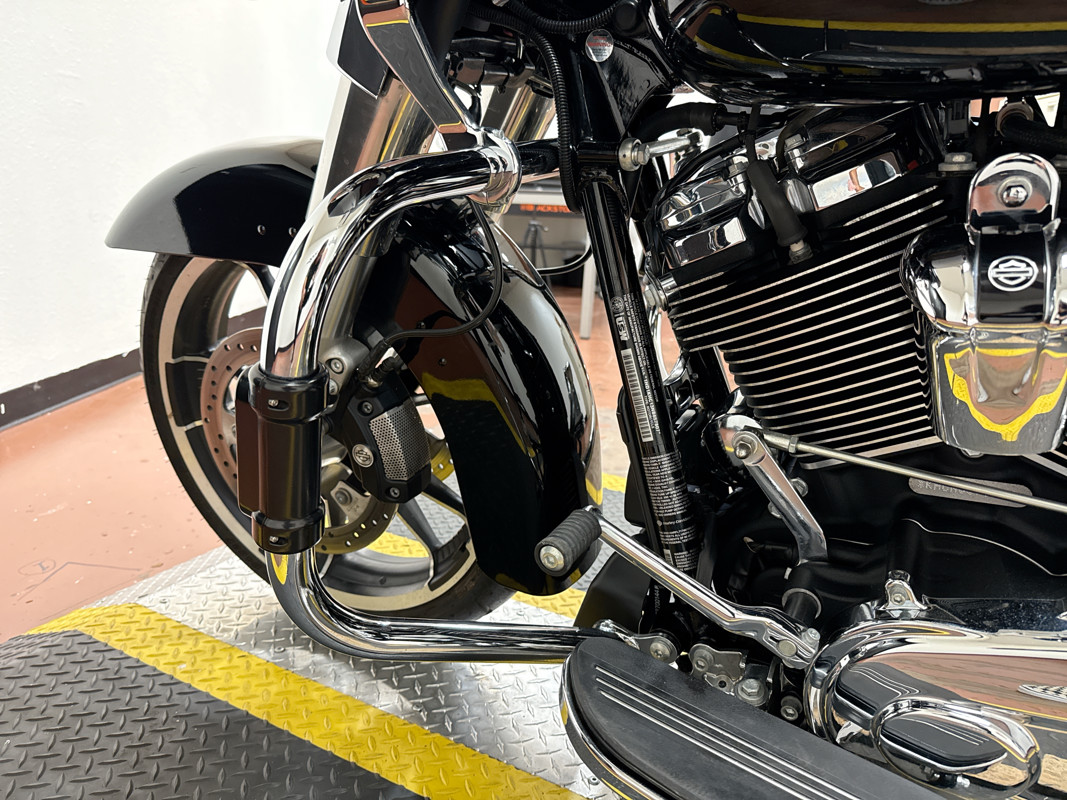 Road Glide®