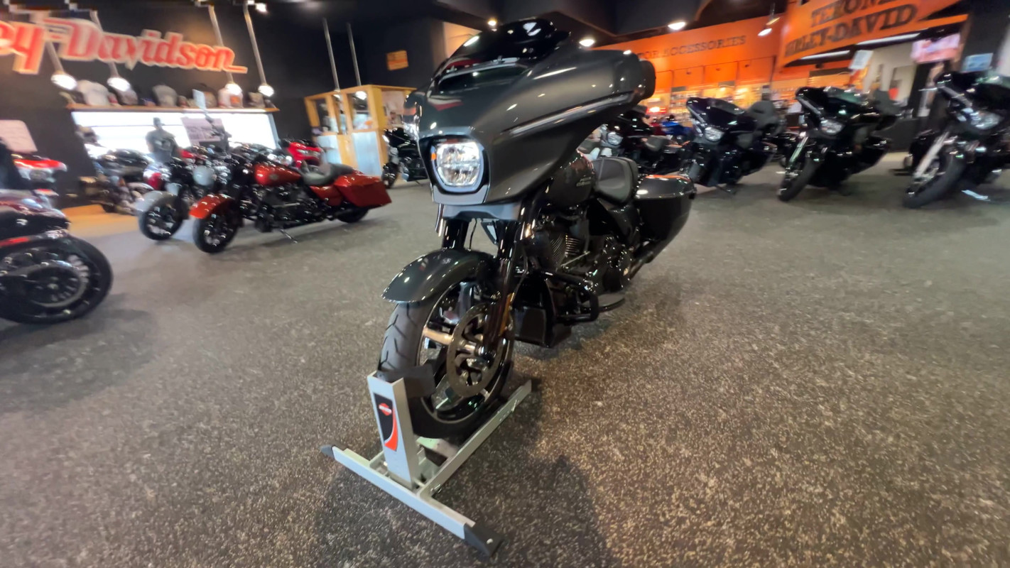 Street Glide®
