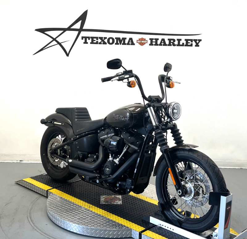 Street Bob®