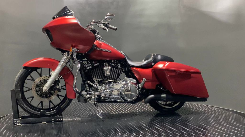 Road Glide®